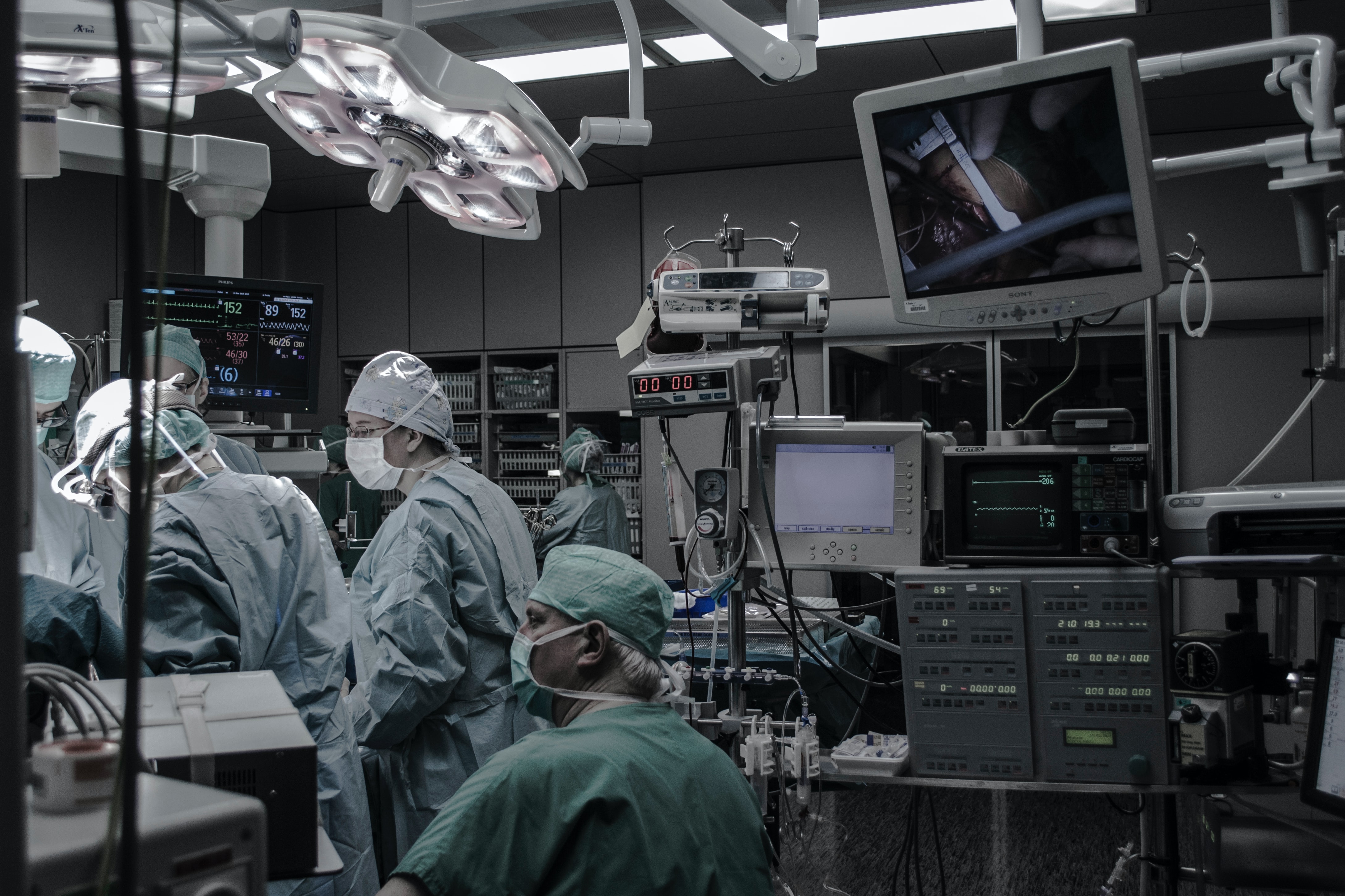 heart-surgery-operating-room